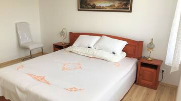 Apartemen Panorama, 1 kamar tidur, balkon, menghadap pantai | 1 kamar tidur, meja kerja, dan tempat tidur bayi (biaya tambahan)