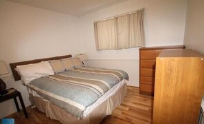 7 slaapkamers, een bureau, een strijkplank/strijkijzer, gratis wifi