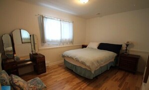 7 bedrooms, desk, iron/ironing board, free WiFi