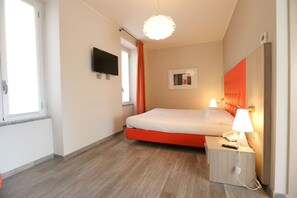 Desk, soundproofing, free WiFi, bed sheets - Amalia Bakery Home (Gallarate)
