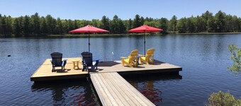 The Hideaway - Waterfront Cottage with private dock on Porter Lake - Muskoka