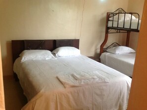 Deluxe Room, 1 Bedroom | Desk