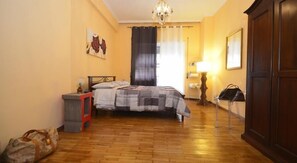 クラシック ダブルルーム 共用バスルーム | 1 室のベッドルーム、ベビーベッド (無料)、可動式ベッド、WiFi (無料)