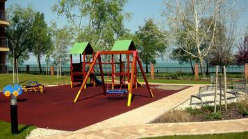 Children’s play area – outdoor