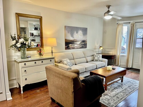 Beautiful Large 2000SF Three Bdrm Apt Roncesvalles/High Park