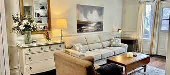 Beautiful Large 2000SF Three Bdrm Apt Roncesvalles/High Park