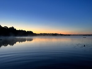 Na praia, espreguiçadeiras 