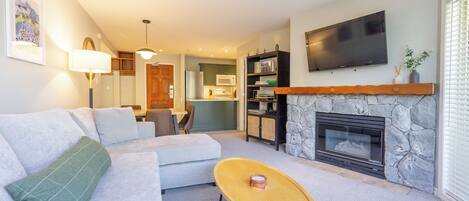 TV, fireplace, DVD player