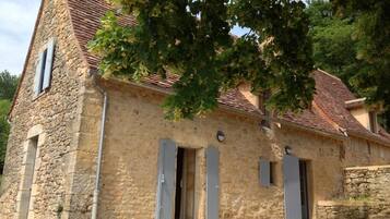 Cottage Supérieur, salle de bains attenante, vue jardin (Maison Milou) | Extérieur