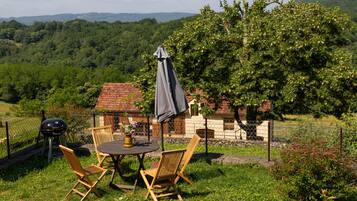 Cottage Supérieur, salle de bains attenante, vue jardin (et piscine) | Extérieur