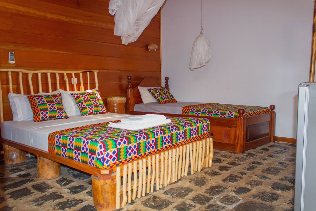 Basic Triple Room | Minibar, free WiFi, individually decorated