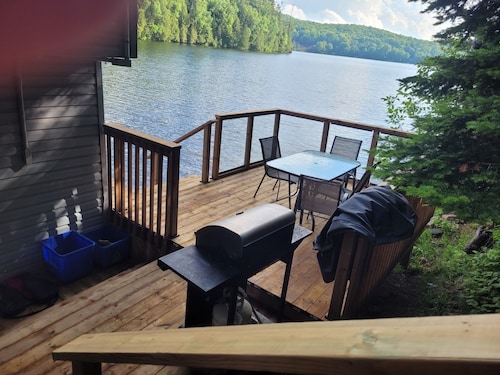 BOATHOUSE - 2 BEDROOM WATERFRONT COTTAGE SPRING & SUMMER STILL FALL AVAILABLE!
