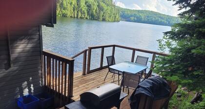 Boat House - 2 makuuhuoneen Waterfront mökki