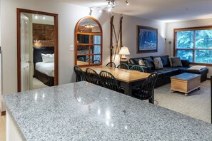 2 bedrooms, iron/ironing board, Internet, bed sheets