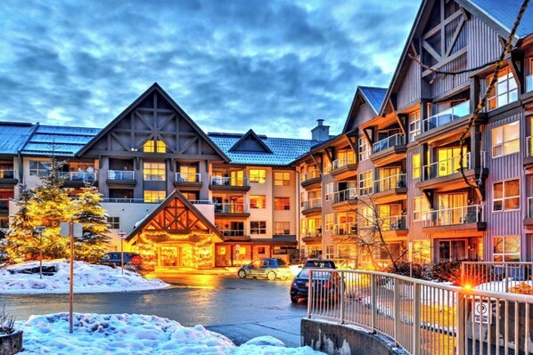 Exterior - Aspens #219 Prime Ski-in Ski-out Location! Pool, Hot tubs, BBQ, sleeps 8 (Whistler)