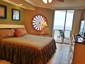 3 bedrooms, in-room safe, iron/ironing board, free WiFi