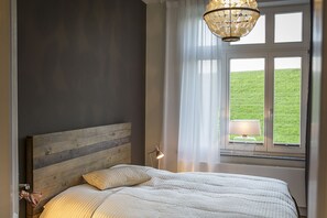1 bedroom, in-room safe, individually decorated, individually furnished