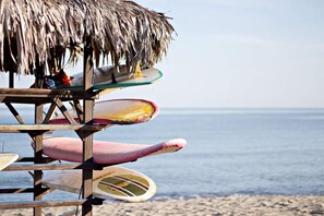 Surfing/boogie boarding