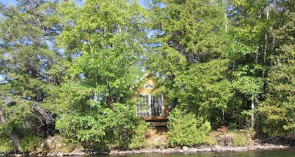Luonnon ystävien paratiisi oma saari