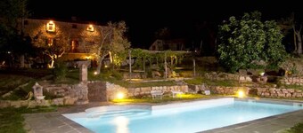 Casolare con Piscina in un Borgo in Umbria Perfetta per Gruppi e Famiglie