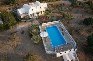 Outdoor pool - Siskosplace (Santorini)