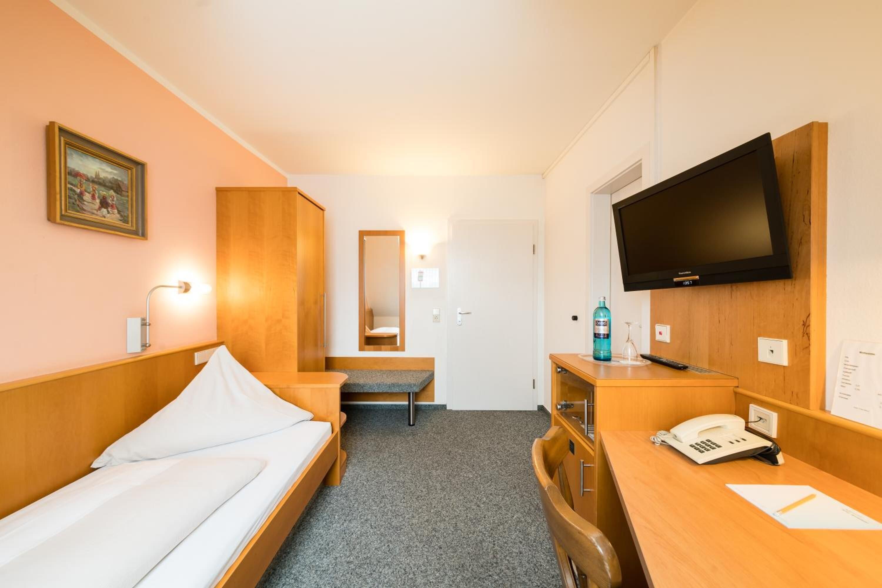 minibar, desk, soundproofing, iron/ironing board