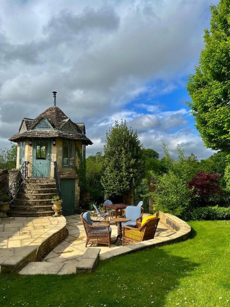 The Old Bell Hotel by null