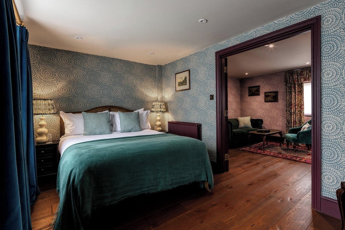 Dobbeltrom – familie | Memory foam-senger, safe på rommet og individuelt dekorert