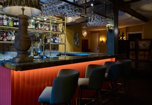 2 bars/lounges - The Old Bell Hotel (Malmesbury)