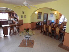 تناول الطعام