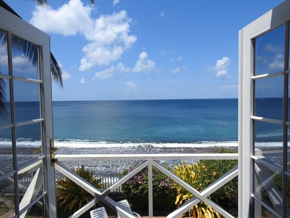 Property grounds - Hibiscus - Holiday Home with the Caribbean Sea on its Doorstep! (Black Rock)