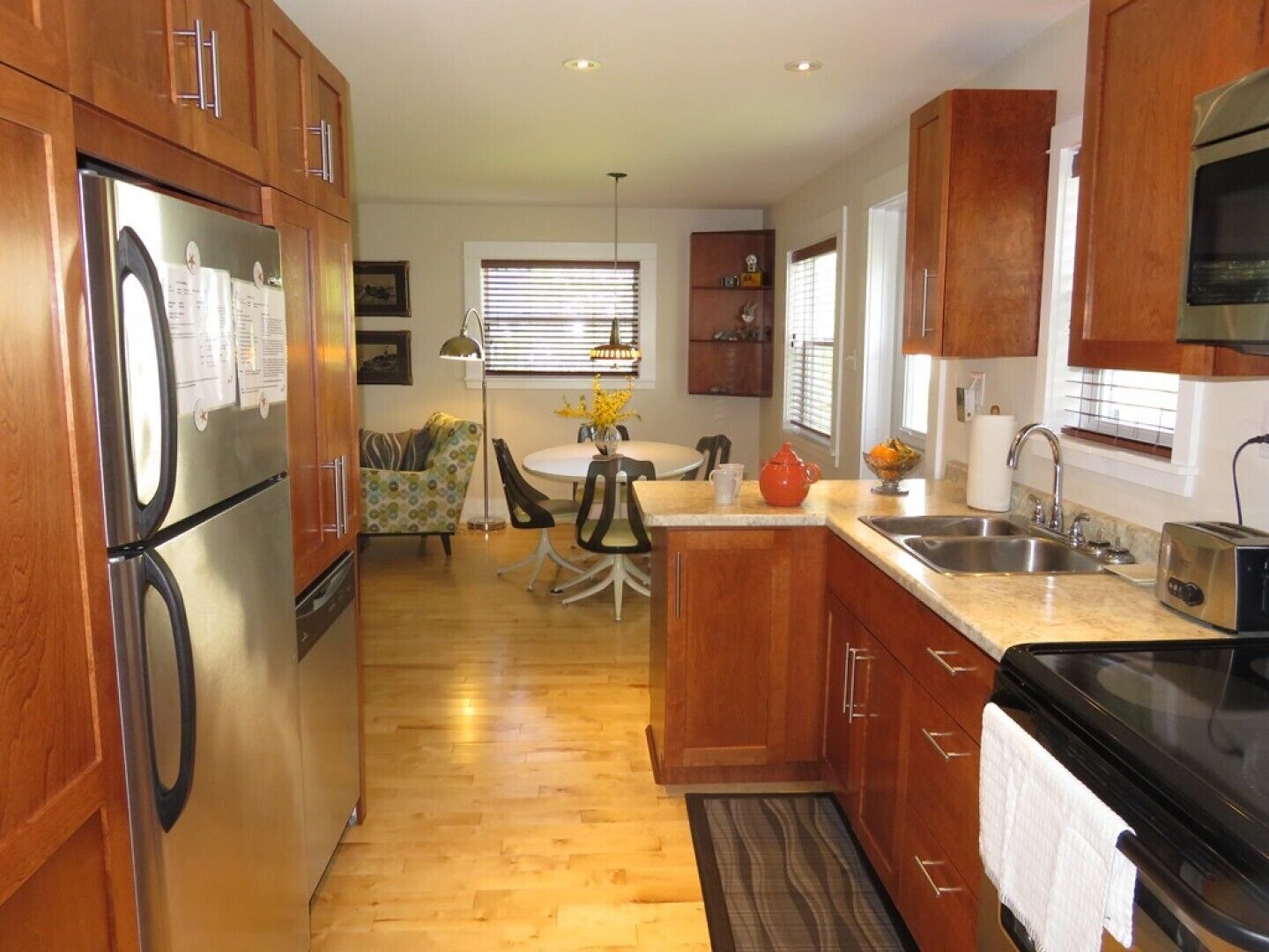 Fully equipped modern kitchen