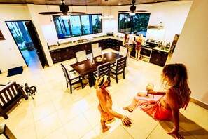 Dining - WHALES TAIL View Exotic Designer House 13 acre PRIVACY, Birding  w 50 MILE VIEW (Uvita)