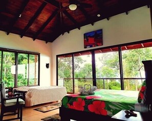 2 bedrooms, in-room safe, iron/ironing board, free WiFi - WHALES TAIL View Exotic Designer House 13 acre PRIVACY, Birding  w 50 MILE VIEW (Uvita)