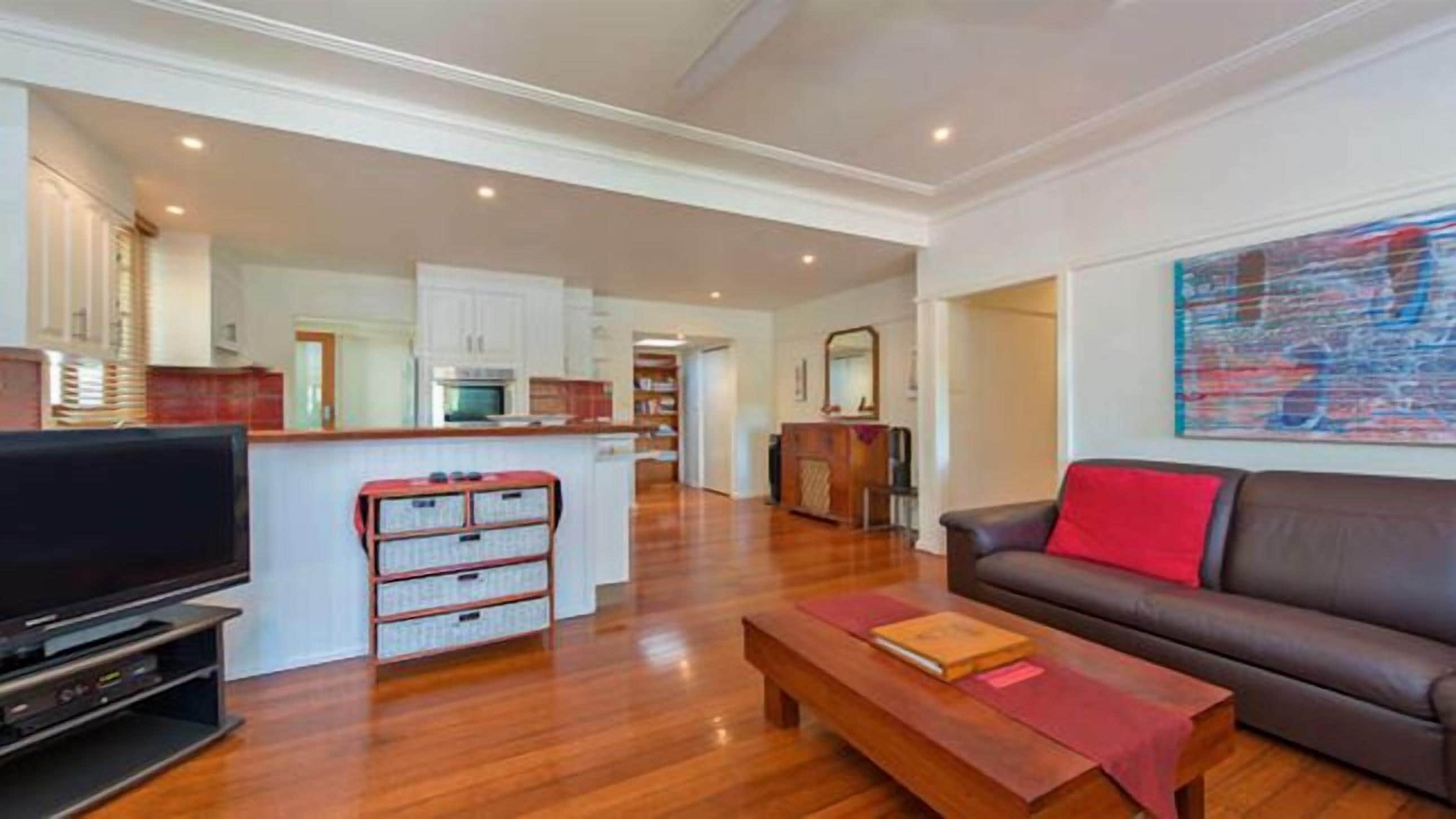 Smart TV, fireplace, Netflix, books