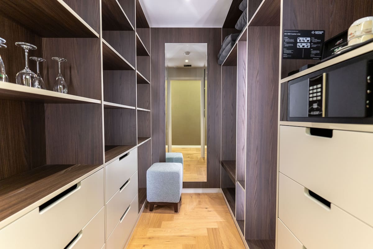 junior suite meerblick | wardrobe