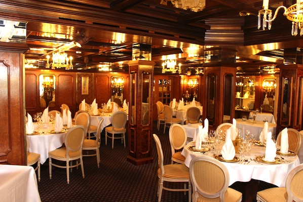 Lunch and dinner served, Regional cuisine