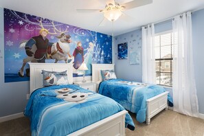 6 habitaciones, tabla de planchar con plancha, wifi y ropa de cama 