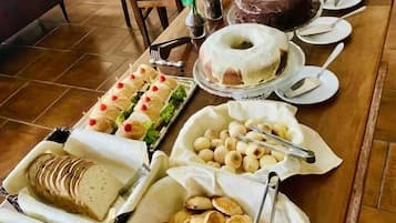 Gratis morgenmadsbuffet hver dag