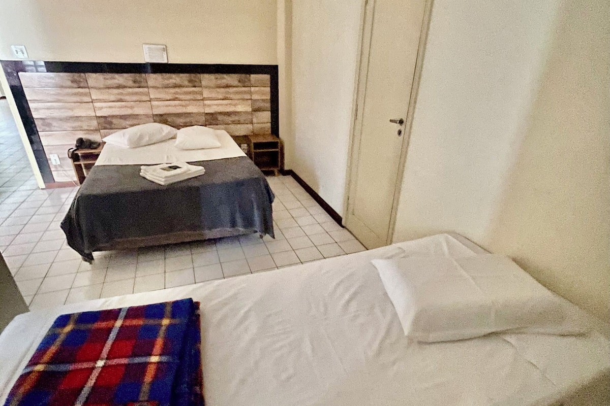Een minibar, een kluis op de kamer, een laptopwerkplek, gratis wifi