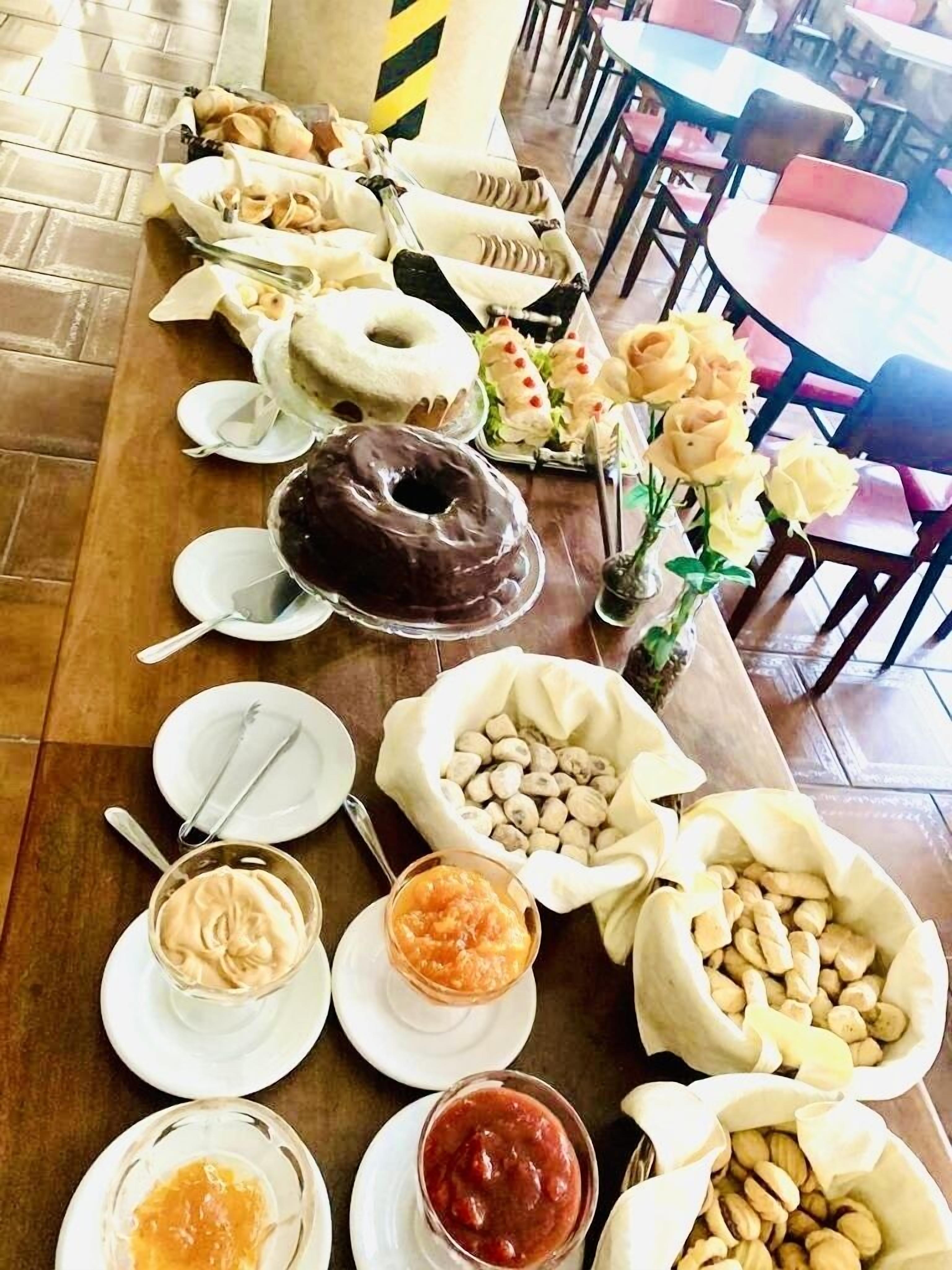 Sudah termasuk sarapan prasmanan setiap hari