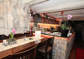 Bar (in der Unterkunft)