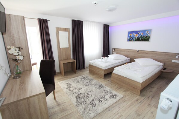 Deluxe-Zimmer, 1 Schlafzimmer | 1 Schlafzimmer, italienische Bettbezüge von Frette, Daunenbettdecken