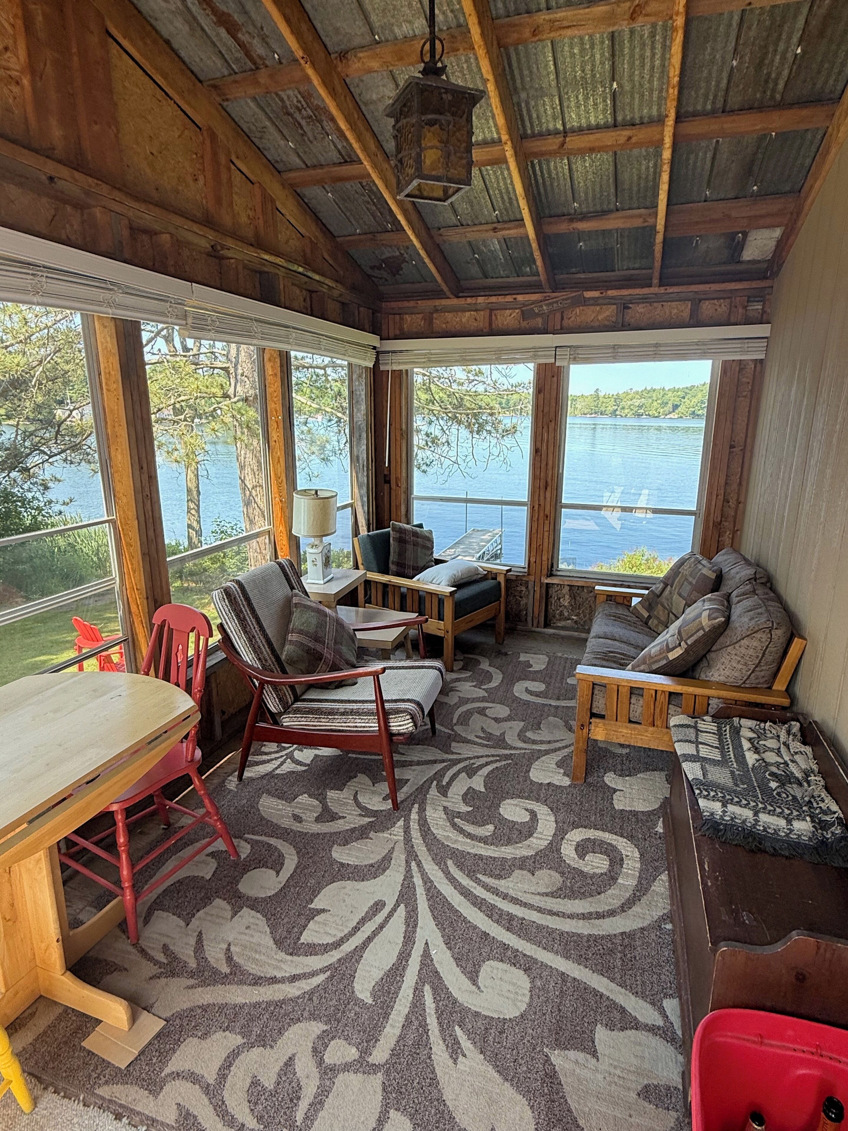 screened sunroom