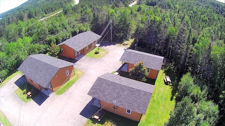 Exterior. Indian Bay Cottages Cottage, Come ask a question