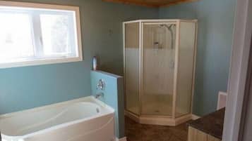 Bathtub, toilet paper
