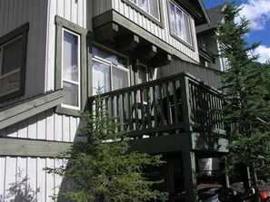 Exterior - Perfect Getaway Home for Families (Panorama)