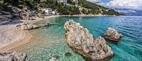 Beach nearby, sun-loungers