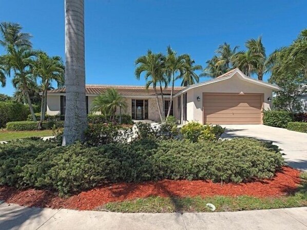 Unclassified image, 1 of 12, button