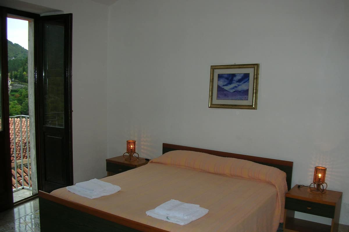 Tripla Deluxe, balcone, vista mare | Minibar, una cassaforte in camera, una scrivania, Wi-Fi gratuito